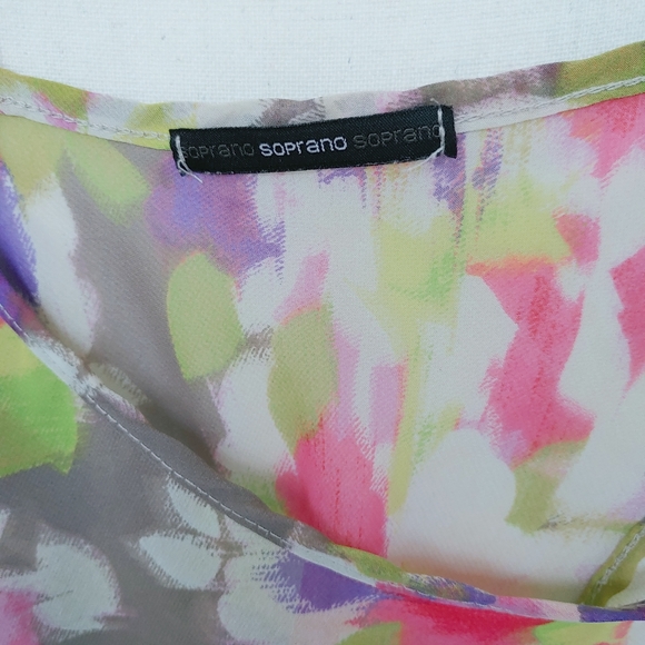 Watercolor Flower Chiffon Hi Low Tank Top - Picture 3 of 4